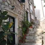 Apartment Brilliant